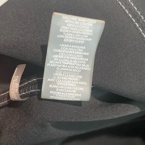 NEW Women's KARL LAGERFELD Paris  Stitch Cropped Pants Side Zip Black $99 - Picture 12 of 14